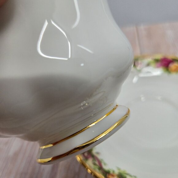 Royal Albert Old Country Roses Teacup set Ruby Celebration Ribbon Collection - Picture 6 of 10